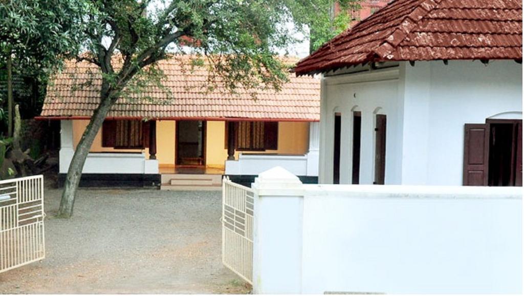 Wariyam Heritage Thrissur Exteriör bild